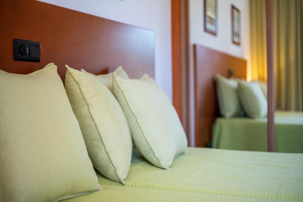 شقة Host Wise - Bright Cozy Flats W Terrace & Pool كوارتيرا المظهر الخارجي الصورة
